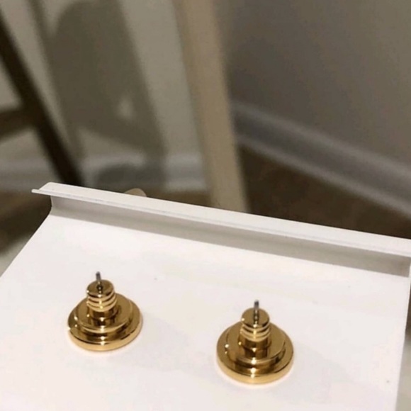 TORY BURCH • Blue Pearl Evie Logo Earrings - Picture 5 of 5